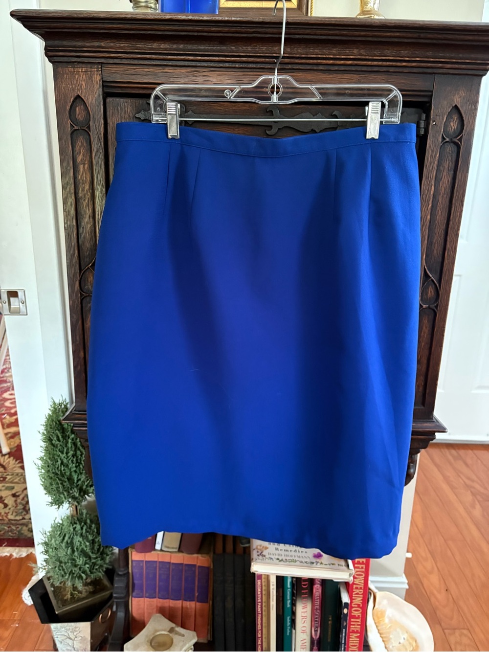 Kasper: Plus-Size 18, Royal Blue Short Sleeve Skirt Suit - Picture 5 of 6